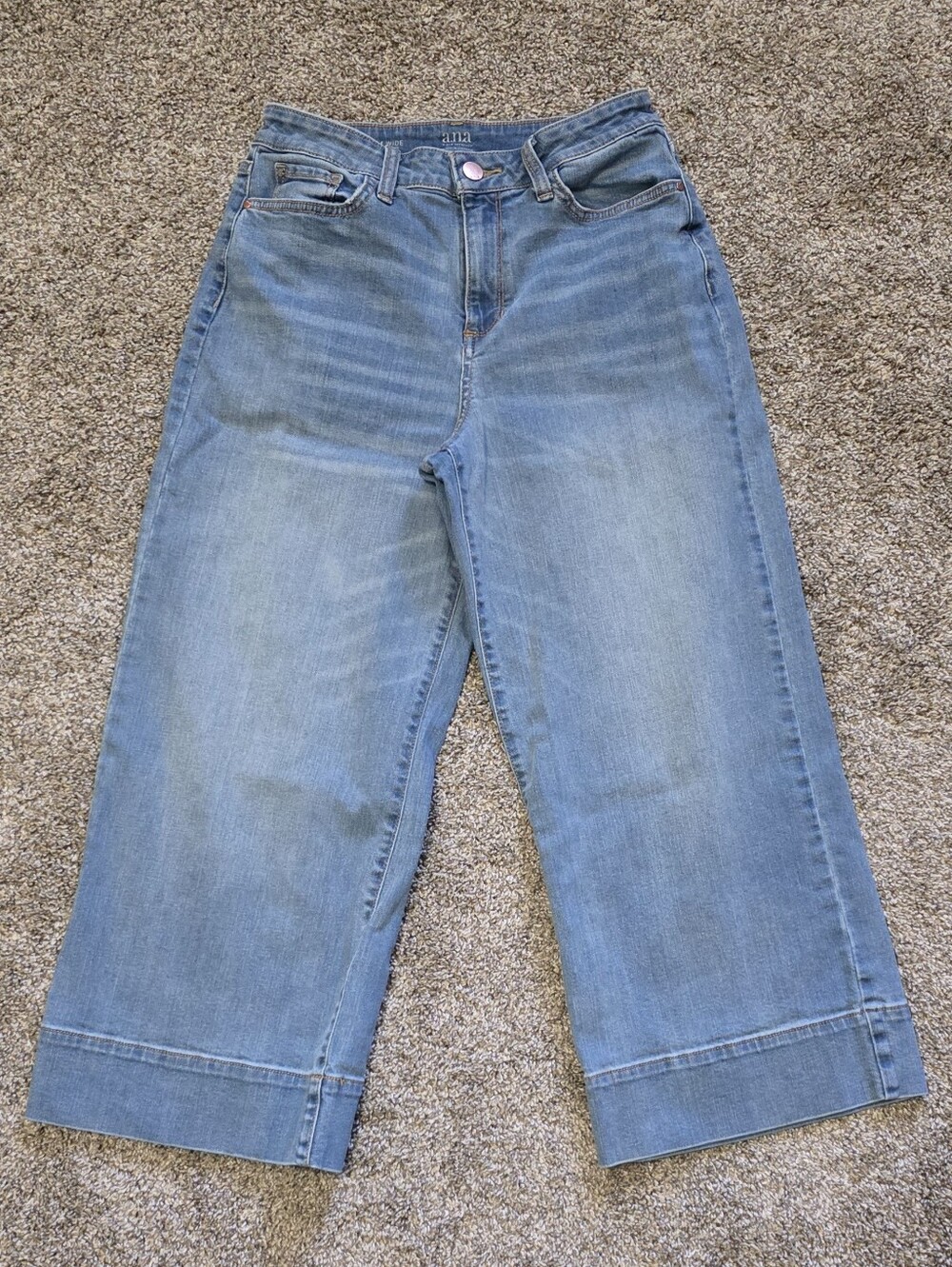 Light Blue Wide-Leg Women’s Jeans